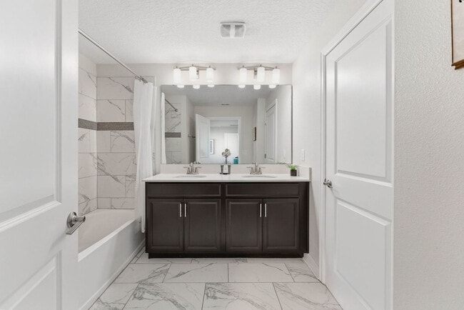 Building Photo - 8924 Stinger Dr