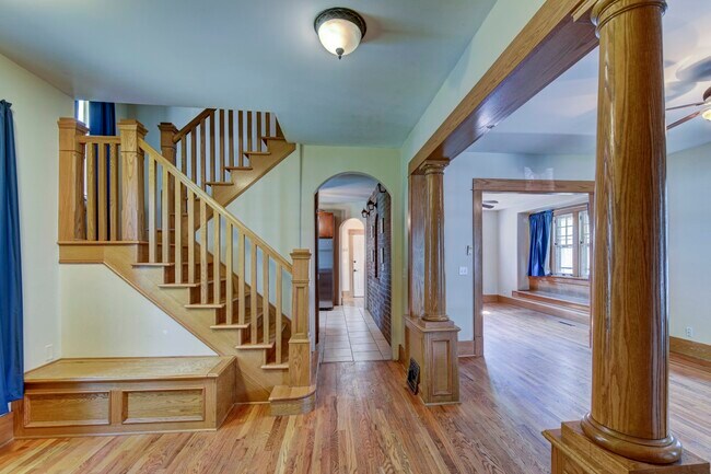 Building Photo - 307 N 31st St