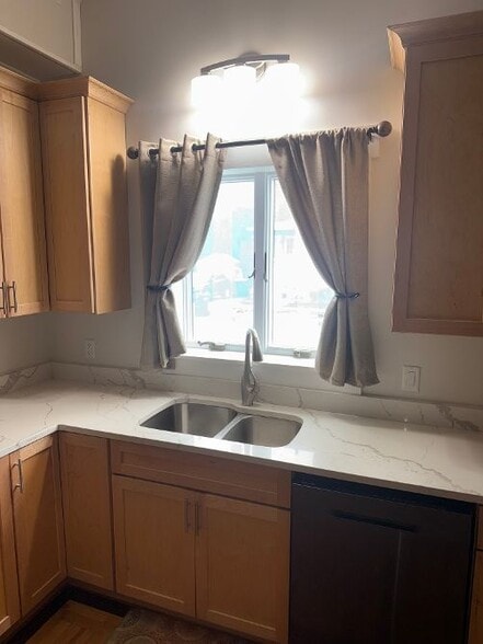 Building Photo - 23 Summer St