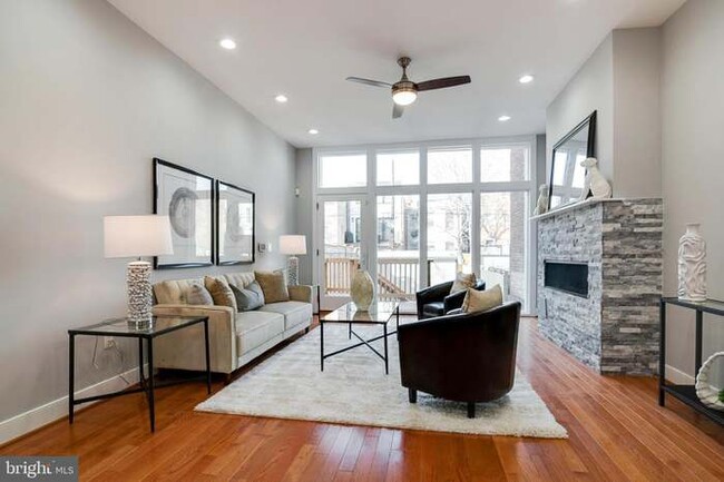 Great Room - 937 R St NW