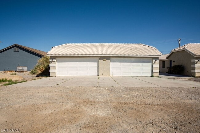 Building Photo - 2021 S Dandelion St