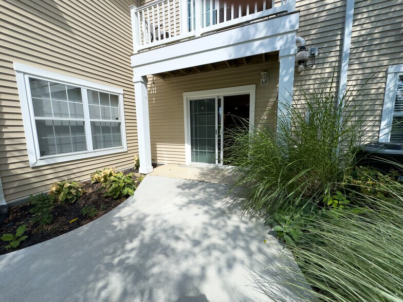 Building Photo - 858 Nittany Ct