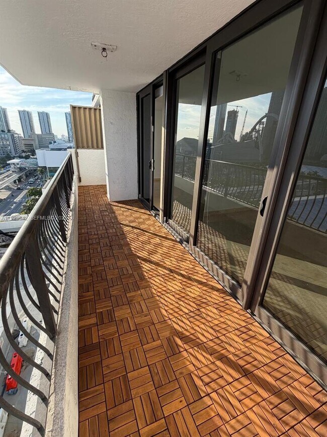 Building Photo - 555 NE 15th St