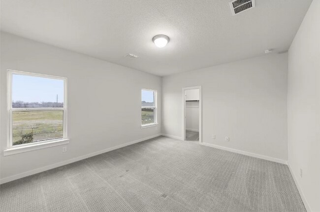 Building Photo - 204 Carmen Oak Ln