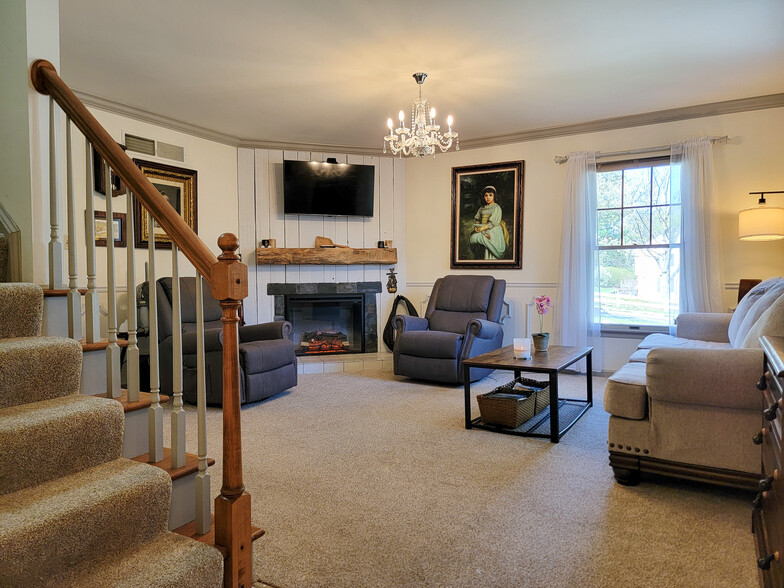 Building Photo - 1801 Spring Ridge Ln