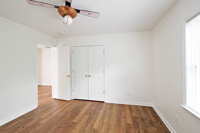 Building Photo - Pet-Friendly 4 Bedroom Home in Forest Lakes South