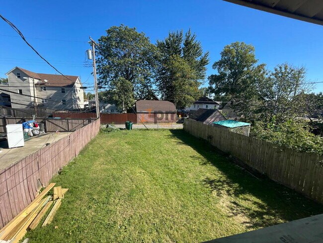 Building Photo - 4635 Towle Ave