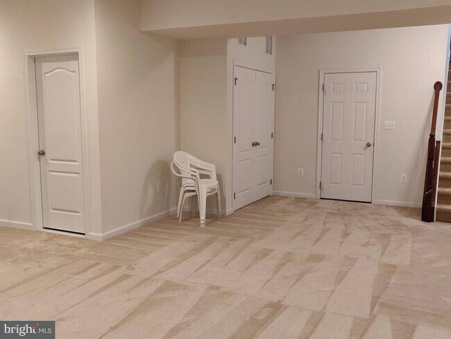 Building Photo - 42891 Edgegrove Heights Terrace