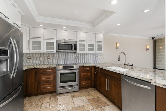 Building Photo - 405 Avenida Granada