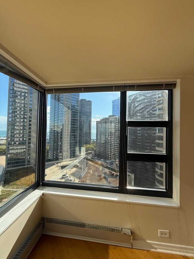 Building Photo - 401 E Ontario St