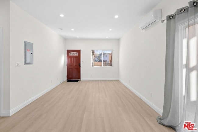 Building Photo - 2445 Harwood St