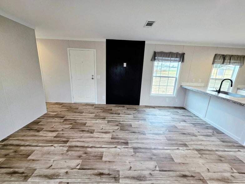 Building Photo - 401 Coogan Williams Rd