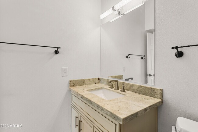 Building Photo - 9009 E Sahuaro Dr