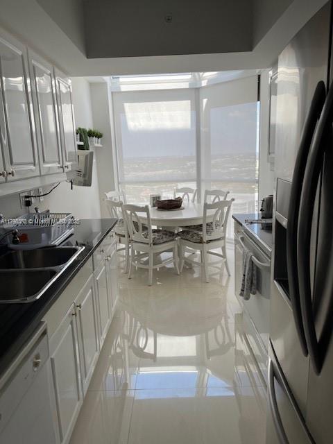 Building Photo - 21055 Yacht Club Dr