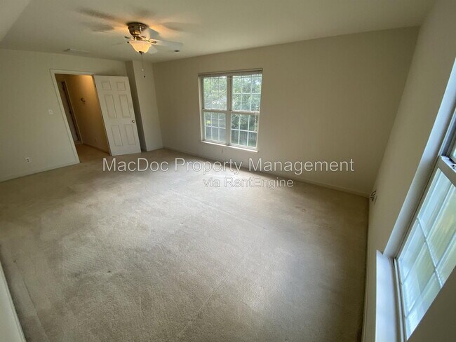 Building Photo - 9 Brown Cir