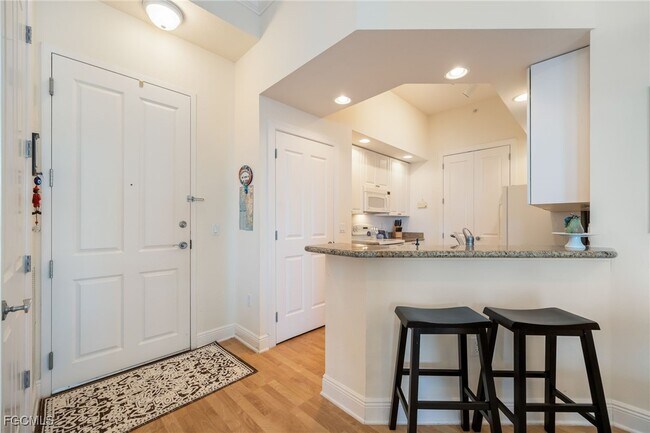 Building Photo - 2825 Palm Beach Blvd