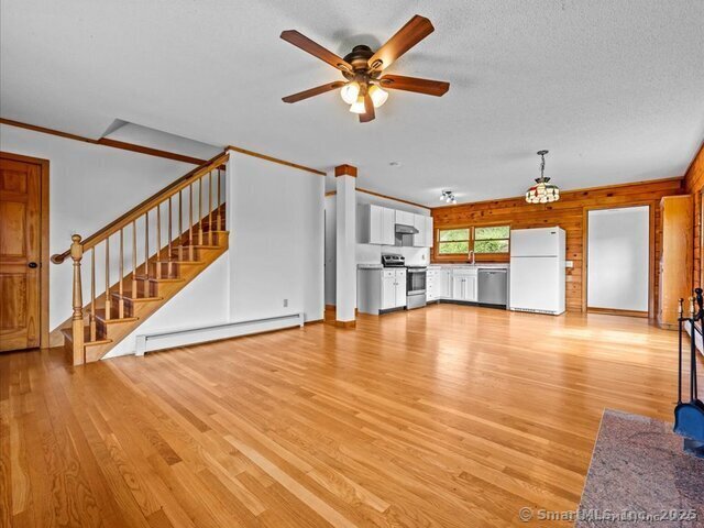 Building Photo - 698 Leetes Island Rd