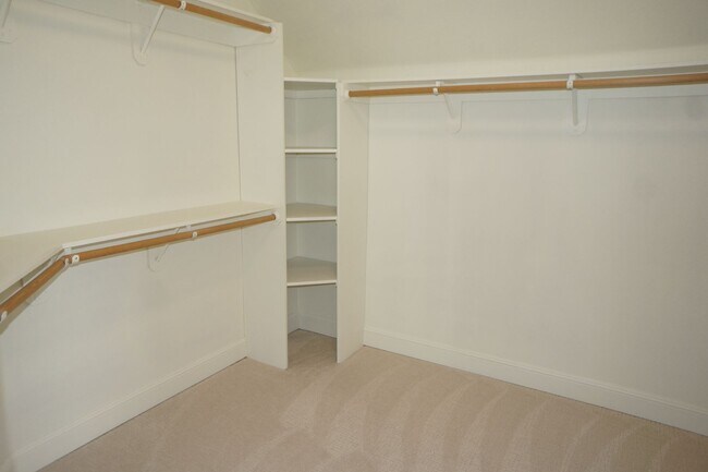 Building Photo - Exquisite NW Portland 4 bedroom with panoramic views