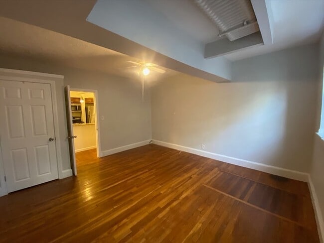 Building Photo - 97 Chester St