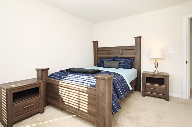 Building Photo - Spacious Pet-Friendly Home Near NGIC
