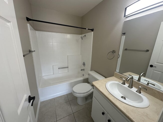 Building Photo - 9940 Highland Ave