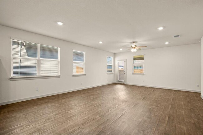 Building Photo - 227 Lavaca River Ln