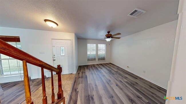 Building Photo - 609 Man O War Dr