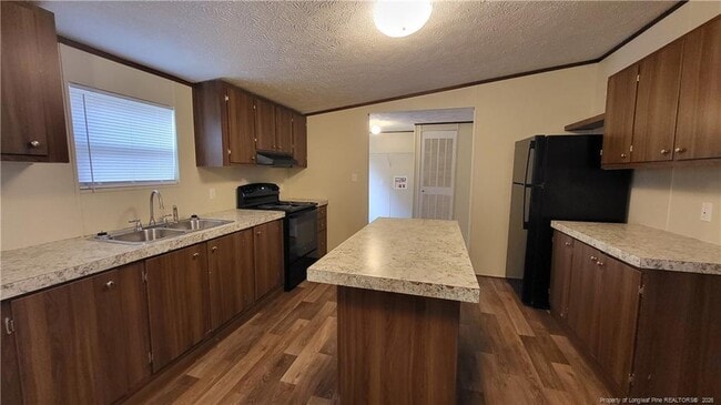 Building Photo - 385 Burns Rd