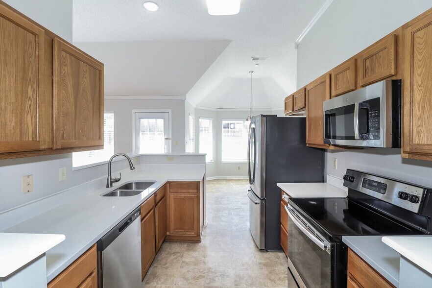 Building Photo - 4925 Noel Mission Dr