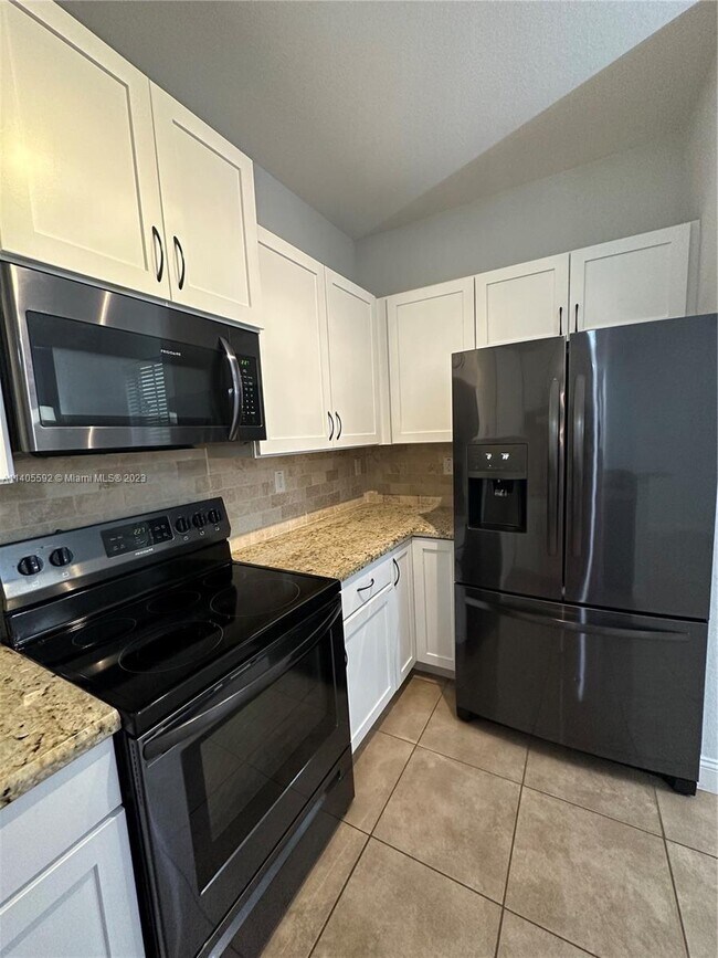 Building Photo - 155 SW 7th Ct