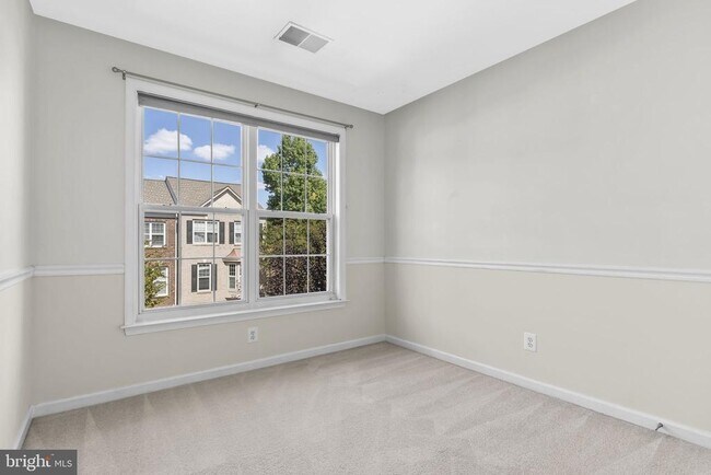 Building Photo - 6385 Levtov Landing