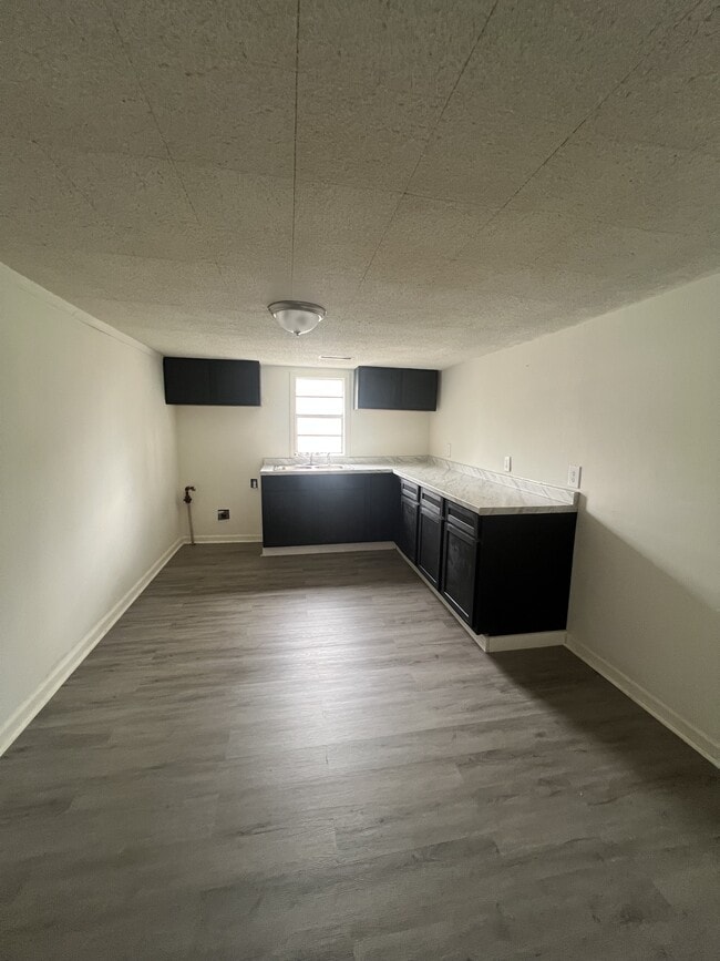 Building Photo - 314 Carr Ave