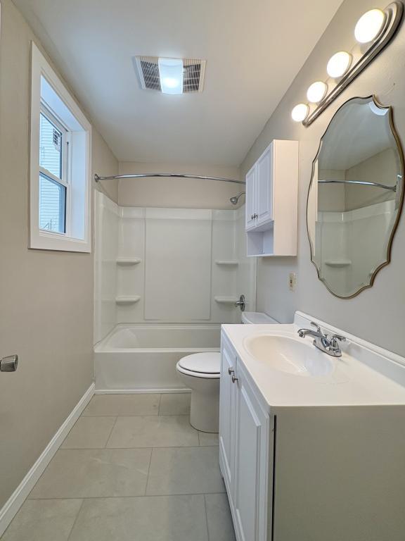 Building Photo - 28 Bartlett St