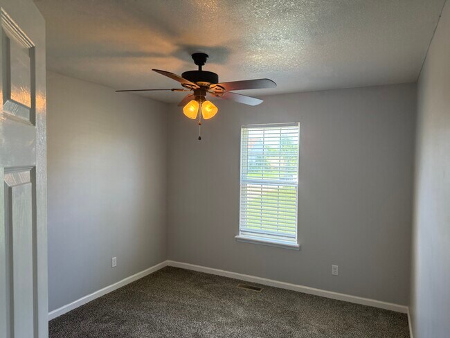 Building Photo - 513 Gainey Dr