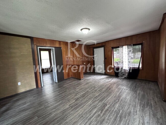 Building Photo - 106 Wisconsin-