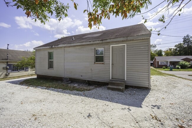 Building Photo - 909 Lane Ave
