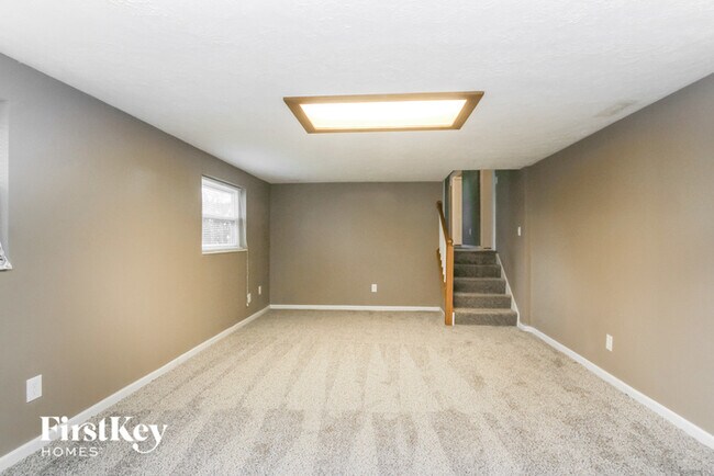 Building Photo - 1327 Fairview Dr
