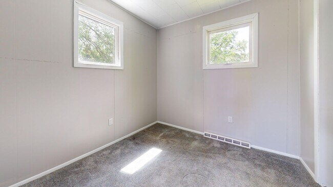 Building Photo - 1072 Wooster Rd W