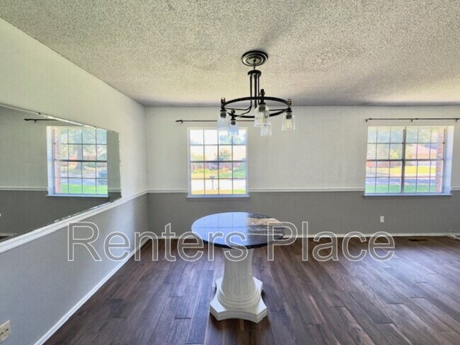 Building Photo - 6310 S 72nd E Pl
