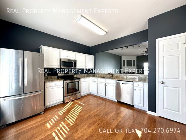 Building Photo - 6856 Rothchild Dr