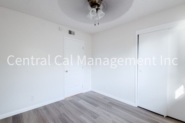 Building Photo - 4621 Auburn St