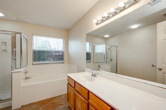 Building Photo - 3807 Eagles Nest St