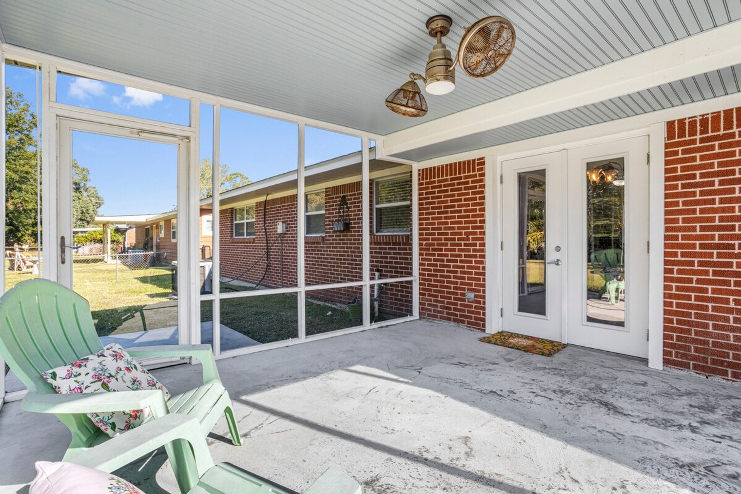 Building Photo - 114 Lassere Cir