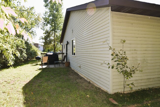 Building Photo - 3360 Patti Dr