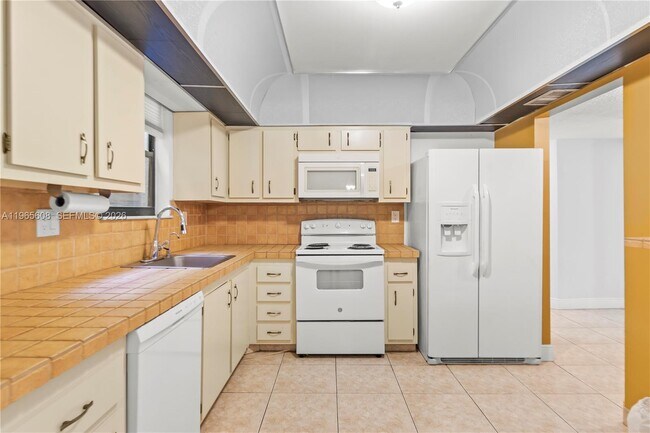 Building Photo - 481 Ives Dairy Rd