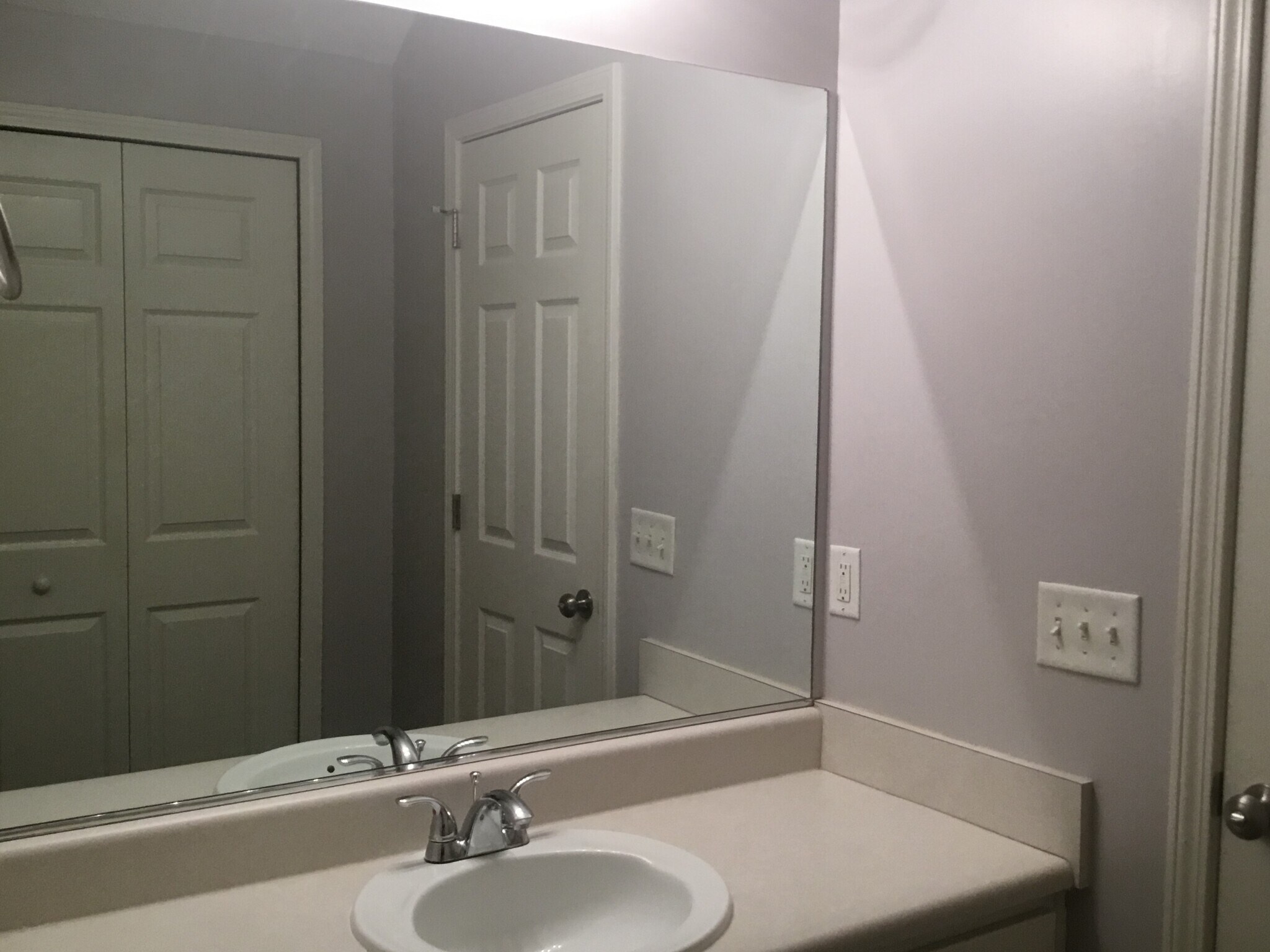 Building Photo - 805 Laurel Hill Cir