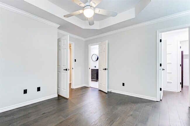 Building Photo - 5807 Mountain View Dr