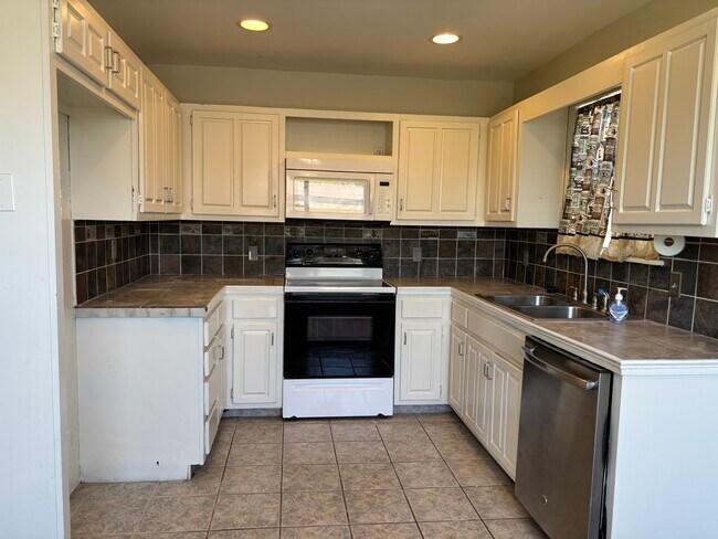 Building Photo - 36th street property