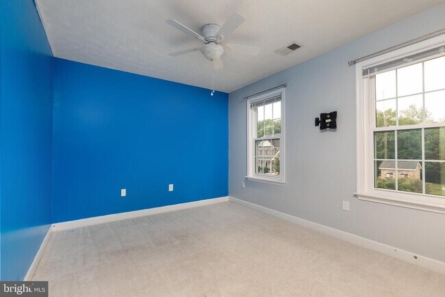 Building Photo - 677 Dellinger Dr