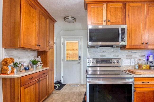 Building Photo - 770 Dalton Rd